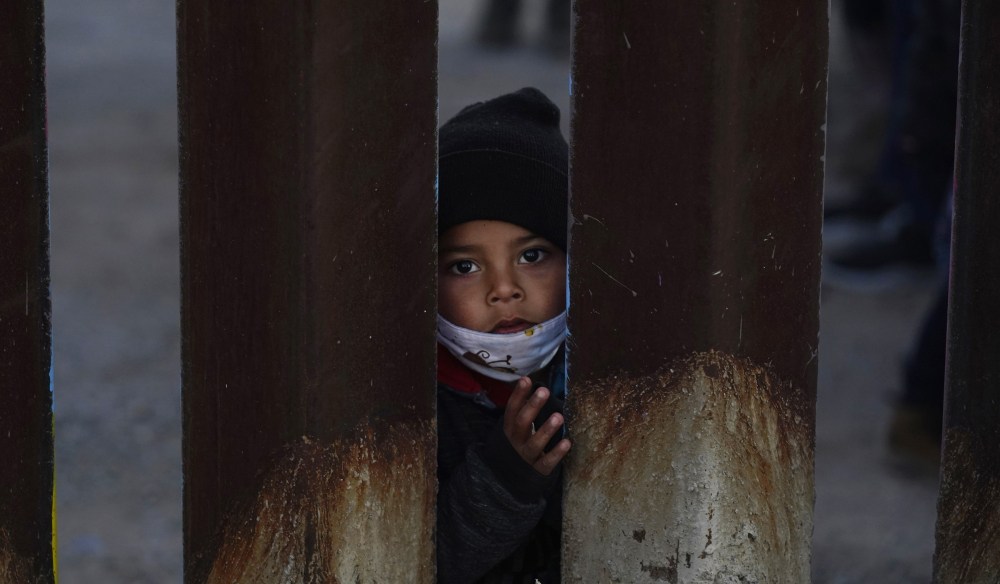 Holidays_at_the_Border_63070