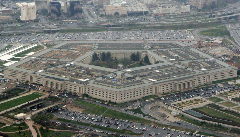 Trump_Congress_Defense_Bill_09696