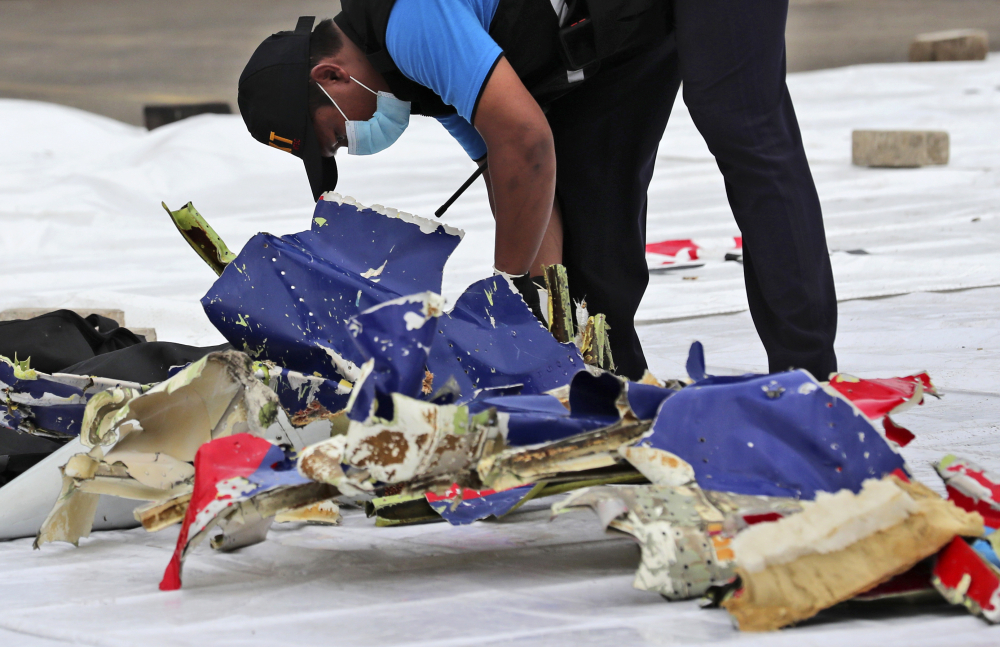 APTOPIX_Indonesia_Plane_Crash_69150