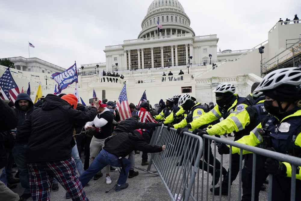 Capitol_Breach_Extremists_12749
