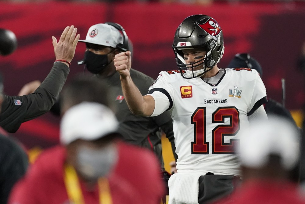 Chiefs_Buccaneers_Super_Bowl_Football_35268