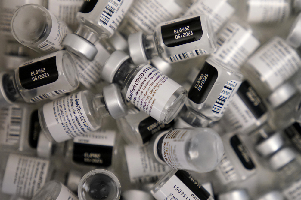 Virus_Outbreak_Tweaking_Vaccines_44341