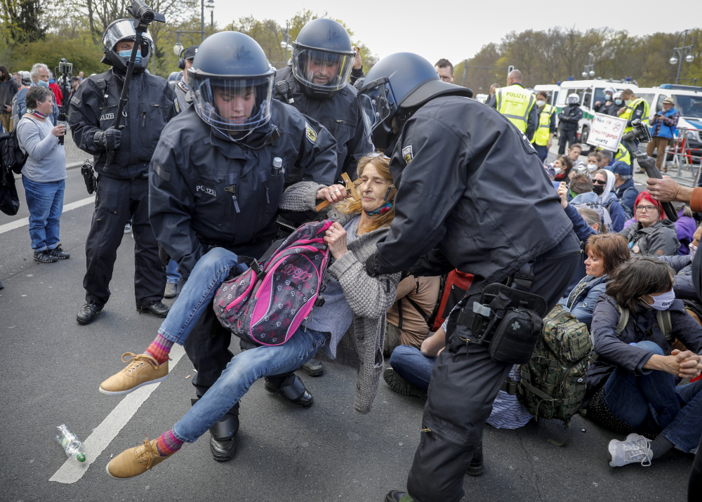 APTOPIX_Virus_Outbreak_Germany_Protest_99716