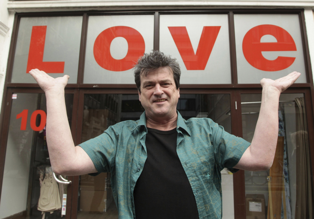 Britain_Obit_Les_McKeown_11086
