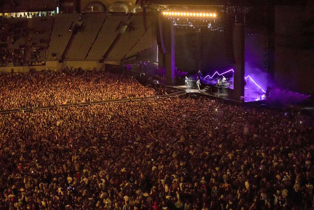 New_Zealand_Six60_Concert_70038