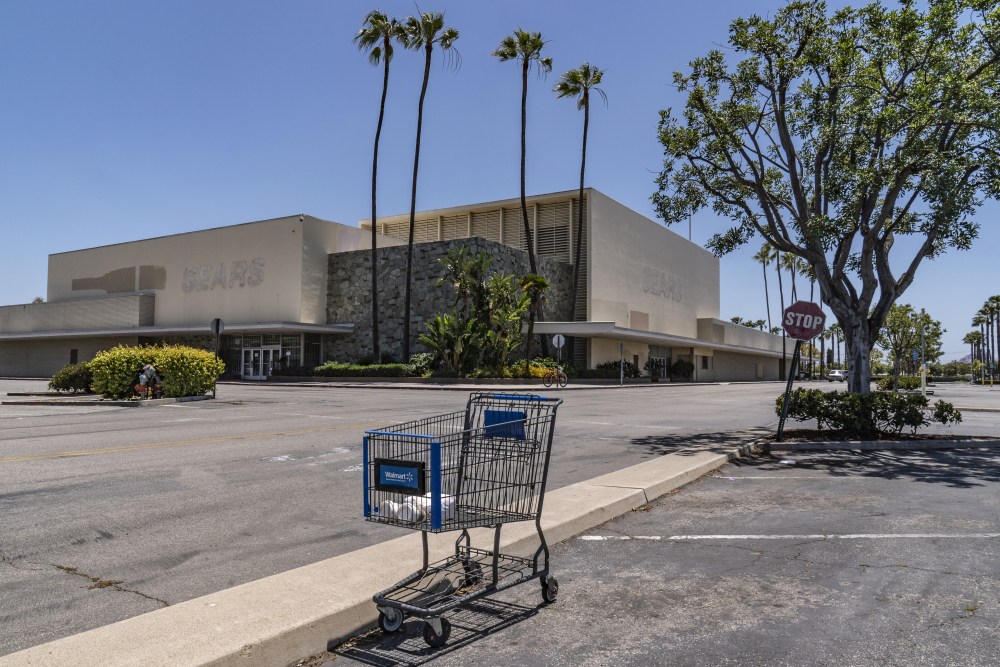 California_Housing_Empty_Malls_26829