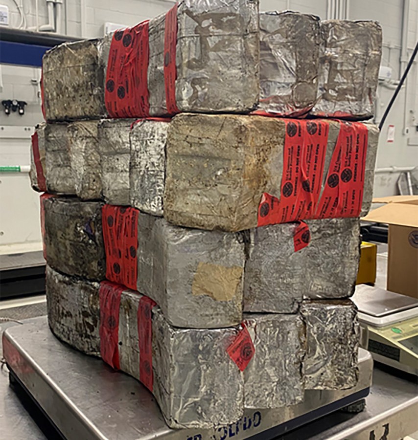 Drug_Couriers-Citizens_99954