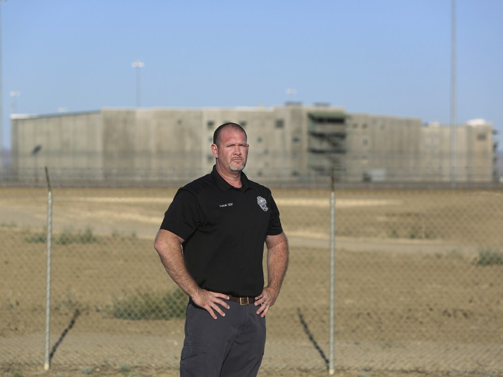 Federal_Prisons-Staffing_Crisis_95600