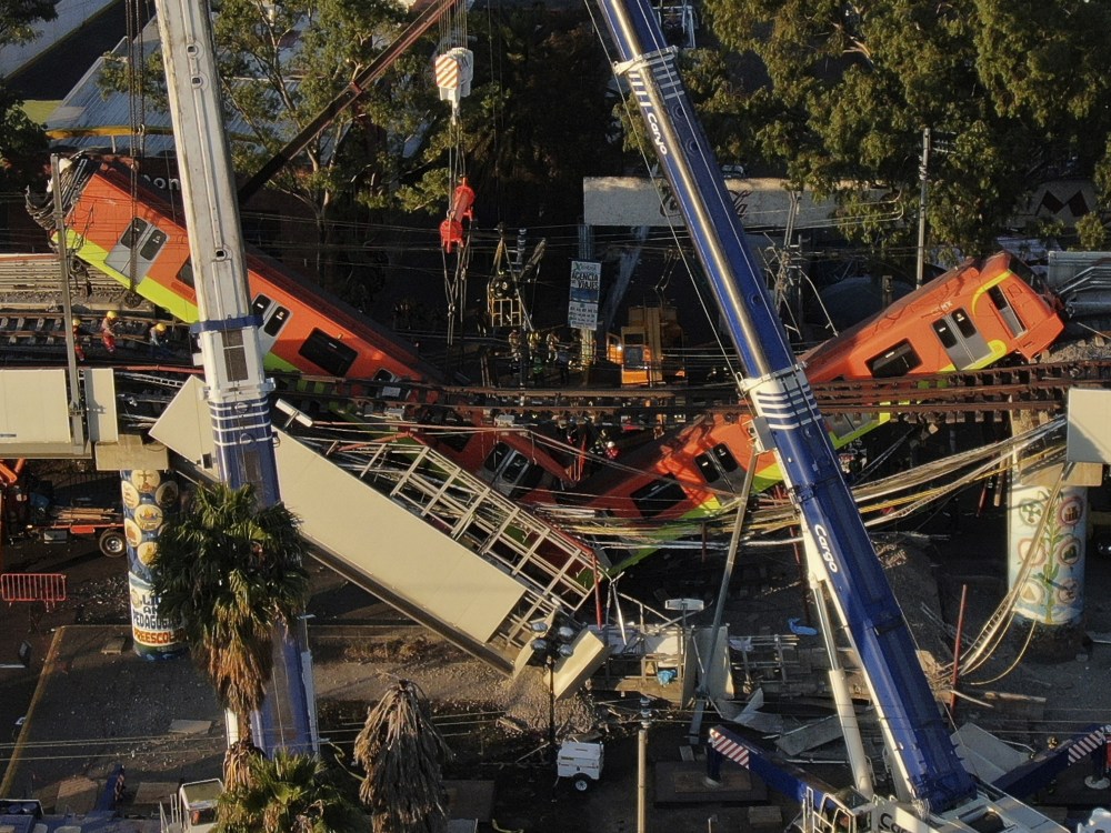 Mexico_Metro_Collapse_78426