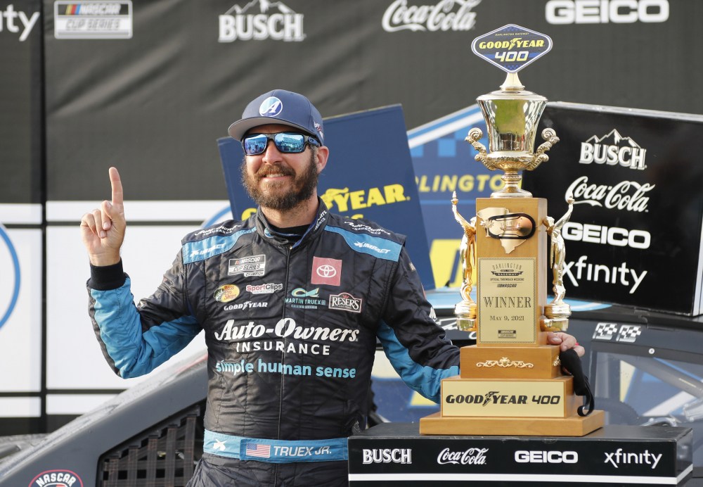 NASCAR_Darlington_Auto_Racing_75113