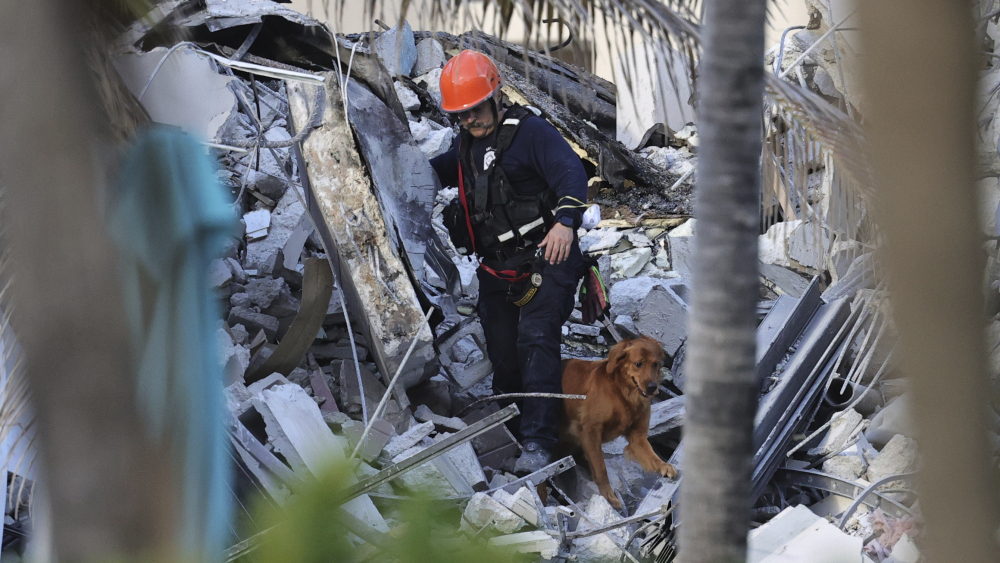 APTOPIX_Building_Collapse_Miami_65921