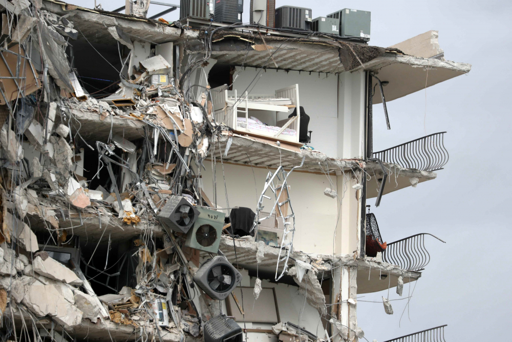 APTOPIX_Building_Collapse_Miami_75899