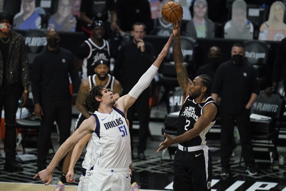 Mavericks_Clippers_Basketball_99692