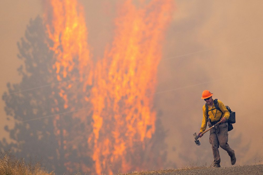 APTOPIX Western Wildfires