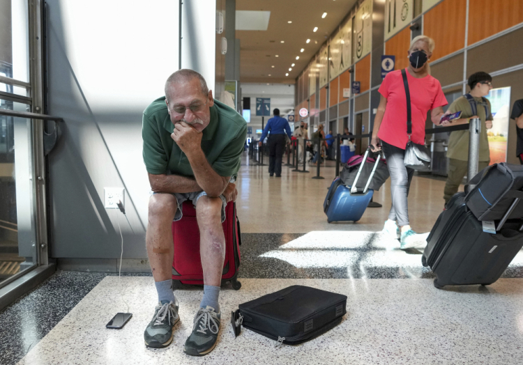 APTOPIX Austin Airport Power Outage