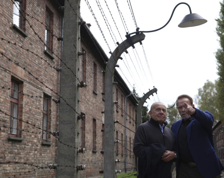 EU Poland Schwarzenegger Auschwitz