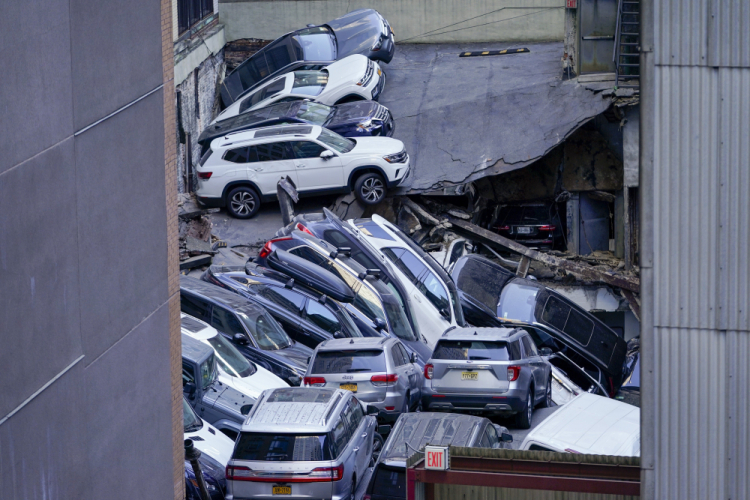 APTOPIX Parking Garage Collapse