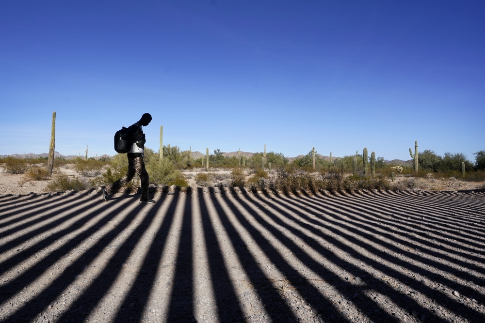 APTOPIX Border Illegal Crossings