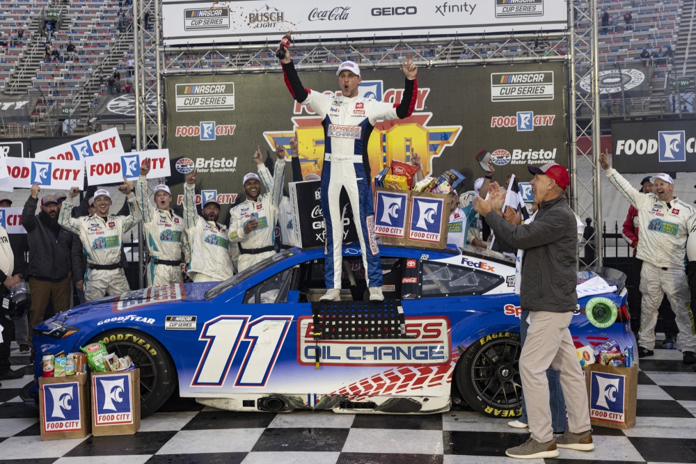 NASCAR Bristol Auto Racing