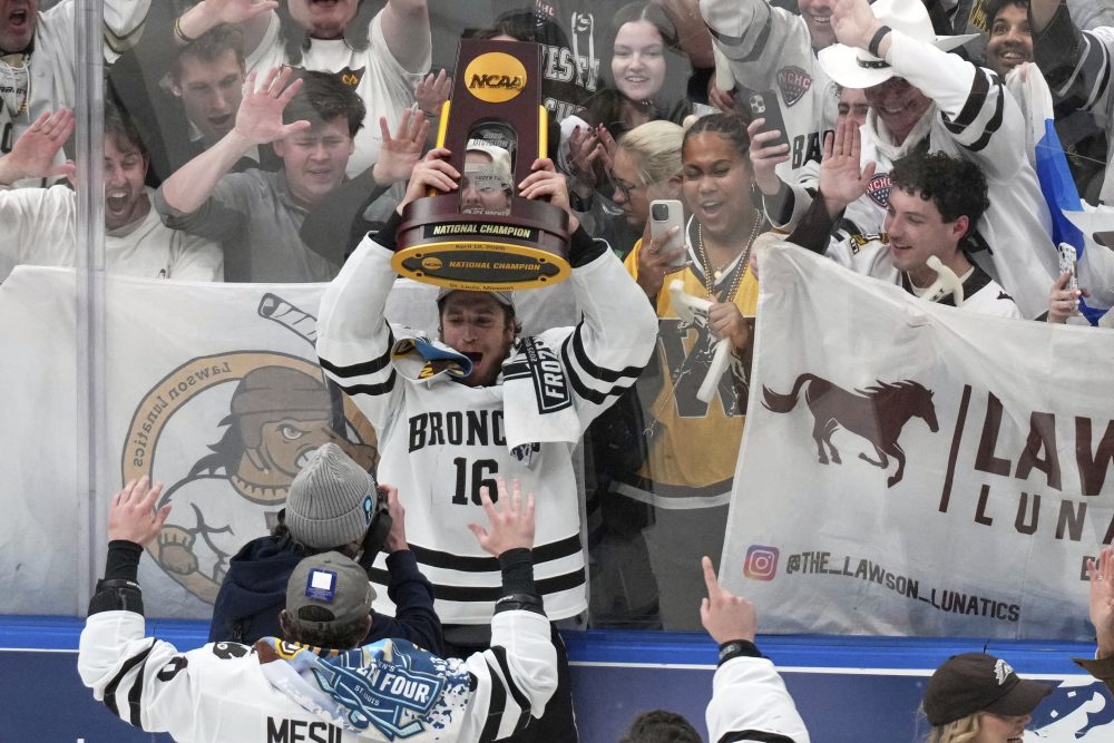 NCAA Boston W Michigan Hockey