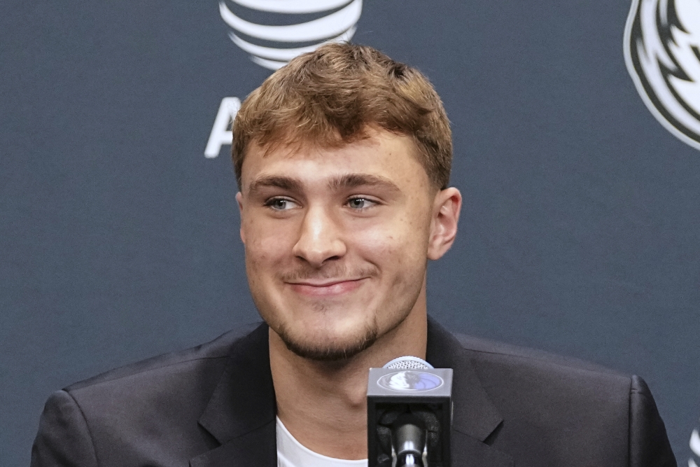 Mavericks Flagg Basketball